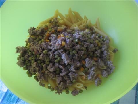 aggiungere il ragù di carne