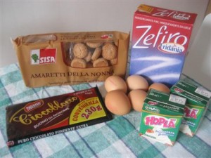 Ingredienti semifreddo all'amaretto